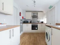 Hawthorn House-Sleeps 4-Pet Friendly-Parking Hotels in Ashington
