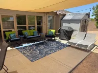 Spacious Beautiful Garden Hideaway w/Patio & Grill - 2-Star