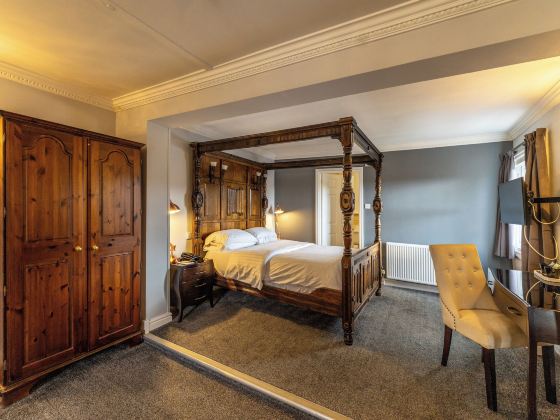 The Lion Hotel