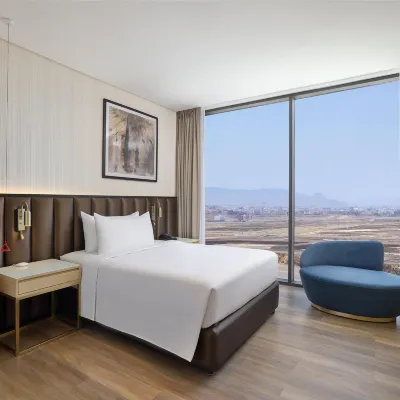 DoubleTree by Hilton Madinah Gate Hotels near Dar Al Madinah Museum