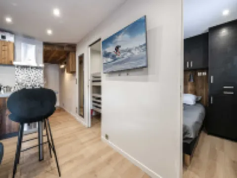 2 bedroom apartment with parking and balcony