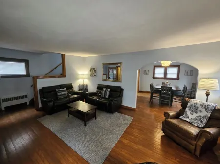 Pet & Family Friendly 3 Bed/1.5 Bath-MSU 10 Min Away! Long Term Renters Welcome!