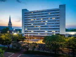 Crowne Plaza Knoxville Downtown University