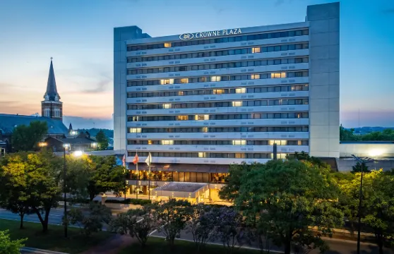 Crowne Plaza 市中心大學諾克斯維爾