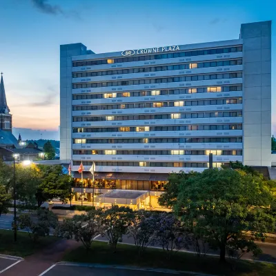 Crowne Plaza 市中心大學諾克斯維爾 鄰近珠寶劇院的酒店