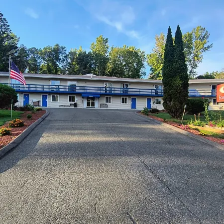 Econo Lodge Lee - Great Barrington