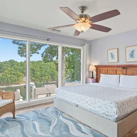 Indian Pointe Lake View Pets!