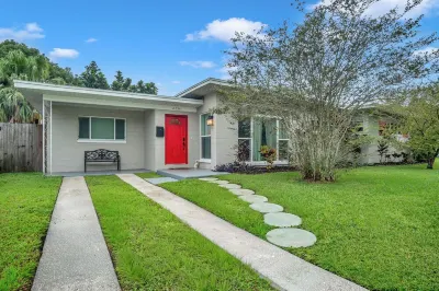 4 Bedroom 2 Bath Pet-Friendly Pool Home Orlando Airport Hotels near Englewood Park
