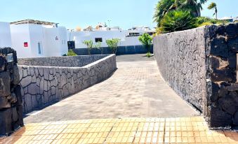 Villa Descansa with Private Pool, Air-Conditioning, Sea View, Smart-tv & Wifi