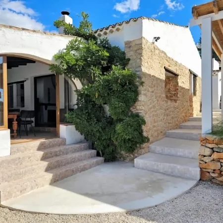 Spacious Retreat with Games