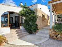 Spacious Retreat with Games