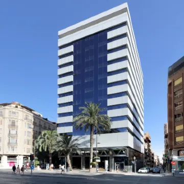 ユーロスターズ ルセントゥム アリカンテ駅周辺のホテル