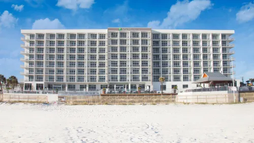 Holiday Inn Express & Suites Panama City Beach - Beachfront