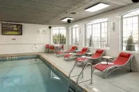 Holiday Inn BLOOMINGTON W MSP AIRPORT AREA by IHG - Pools