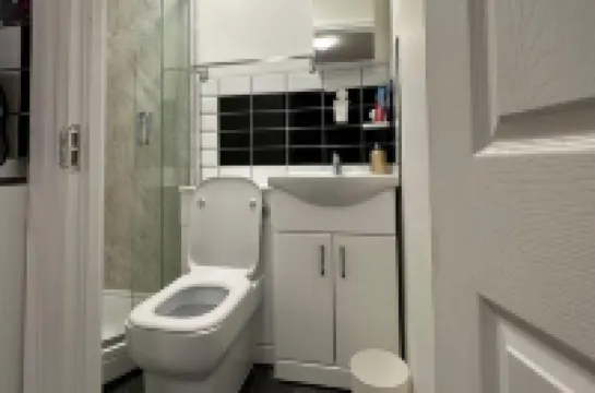 靠近阿克頓公園的一人開間