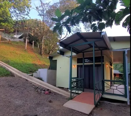 Cabin Willy's Fish Camp Cabin Sleeps 2 walk to Markets, Trails, Beach & Eatery's