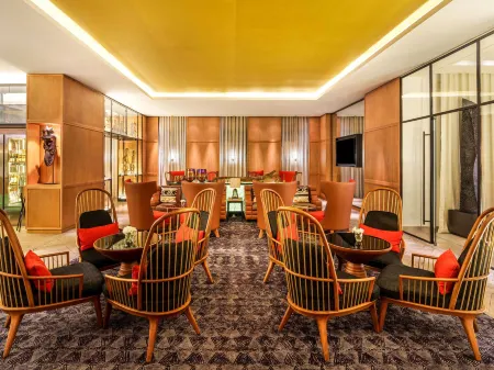 Mövenpick Hotel Abidjan Отели рядом с достопримечательностью «Католическа катедрала на Абиджан»