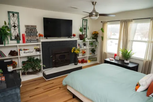 Lakehouse HOT TUB 8 Miles TO Downtown ON 60 Acres Hotels in White River Township