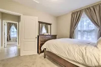 2 Mi to Downtown: Springfield Apt w/ Balcony!