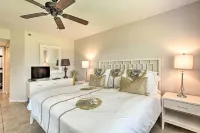 Jupiter Condo w/ Pool Access, Walk to Beach! - Parking