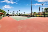 Relaxing Palm Springs Condo with Pool Access