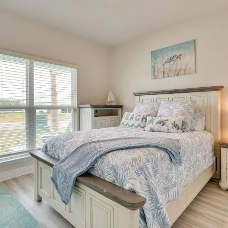 Walk to Beach and Pool Windmark Beach Home!