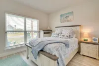 Walk to Beach and Pool Windmark Beach Home! - piscina