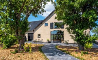 Seaside Retreat & Hotel