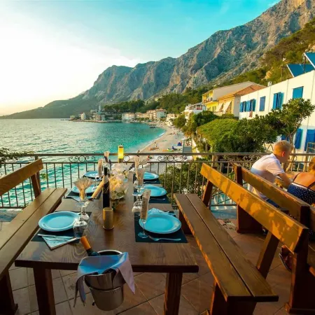 Beach Hotel Отели в г. Драшнице