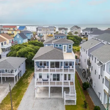 Walk to Beach Pool Ocean View Parking Bunk Beds