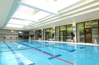 International Resort Hotel Yurakujo - Kolam Renang