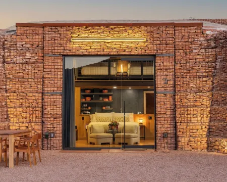 Honey Rock Landing Hotels in Delta County