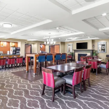 Comfort Suites