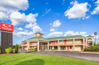 Econo Lodge Inn & Suites Brooks - Louisville South - parking