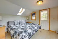 Hot Tub, Sauna, Fireplace, Dock! Lake Honor Cabin - 3-Star