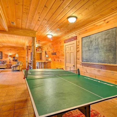 Lake Hartwell Villa w/ Dock, Theater + Hot Tub!
