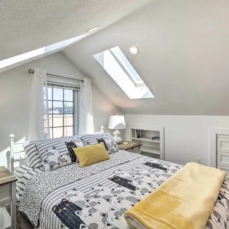Renovated North Bend Cottage Near Eateries! Hotels in North Bend
