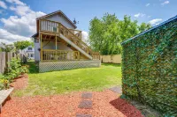 Pet-Friendly Claremont Vacation Rental! - Pysäköinti