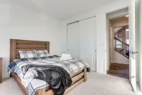 Spacious Commerce City Home: 16 Mi to Denver!