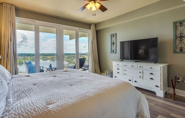 PCB Vacation Rental w/ Balcony & Beach Access!
