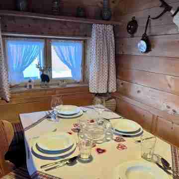 Ferienwohnung mit Tollen Bergblick. Haustierfreundlich! Dining/Meeting Rooms