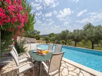 Modern Villa with Heated Pool - Villaer