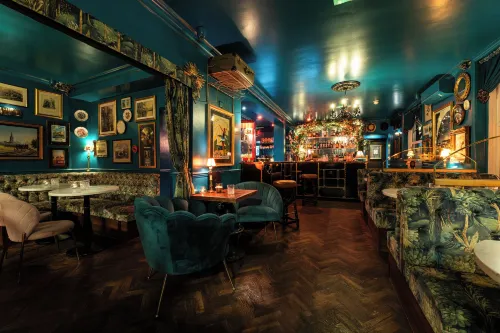 Caboose - bar