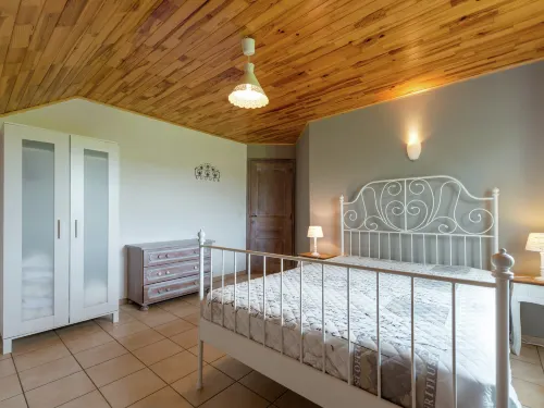 Magnificent Villa in Brisy with Sauna Roofed - Wifi