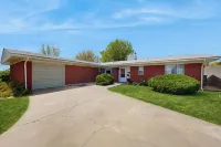 Single Story 4BR w/ Patio, Central AC, W & D - 2-Star