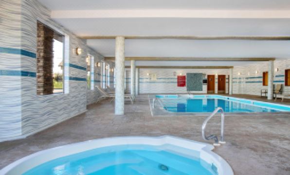 Days Inn & Suites by Wyndham West Edmonton