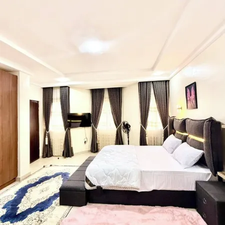 Vera Rail View Hotel