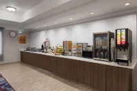La Quinta Inn & Suites by Wyndham Gallup - 朝食