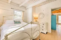 Private Lake Access & Canoes: Pennsylvania Cottage - Pet friendly