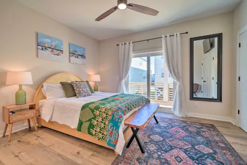 Modern Home w/ Rooftop Deck, Walk to Beach! - Pet friendly